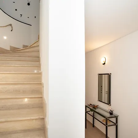 Jonio Apartment *